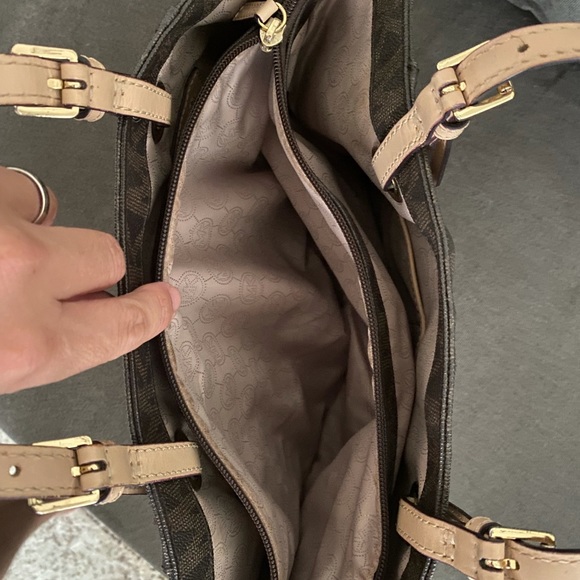 Michael kors tote - Picture 3 of 5